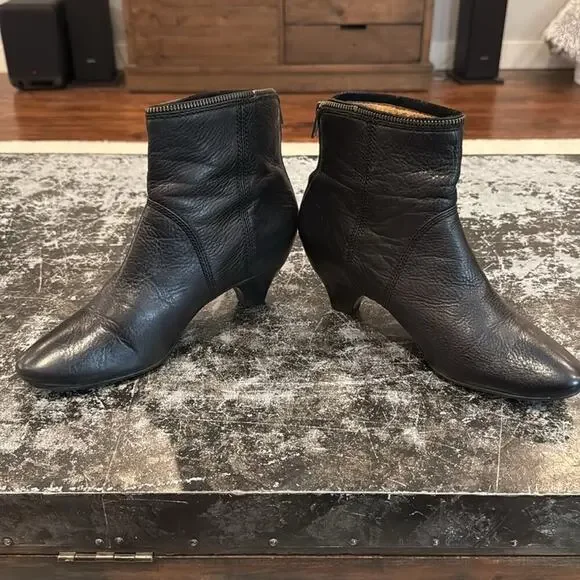 Frye Black Steffi Zip Short Leather Vintage Ankle Boots Size 9 - Picture 5 of 8